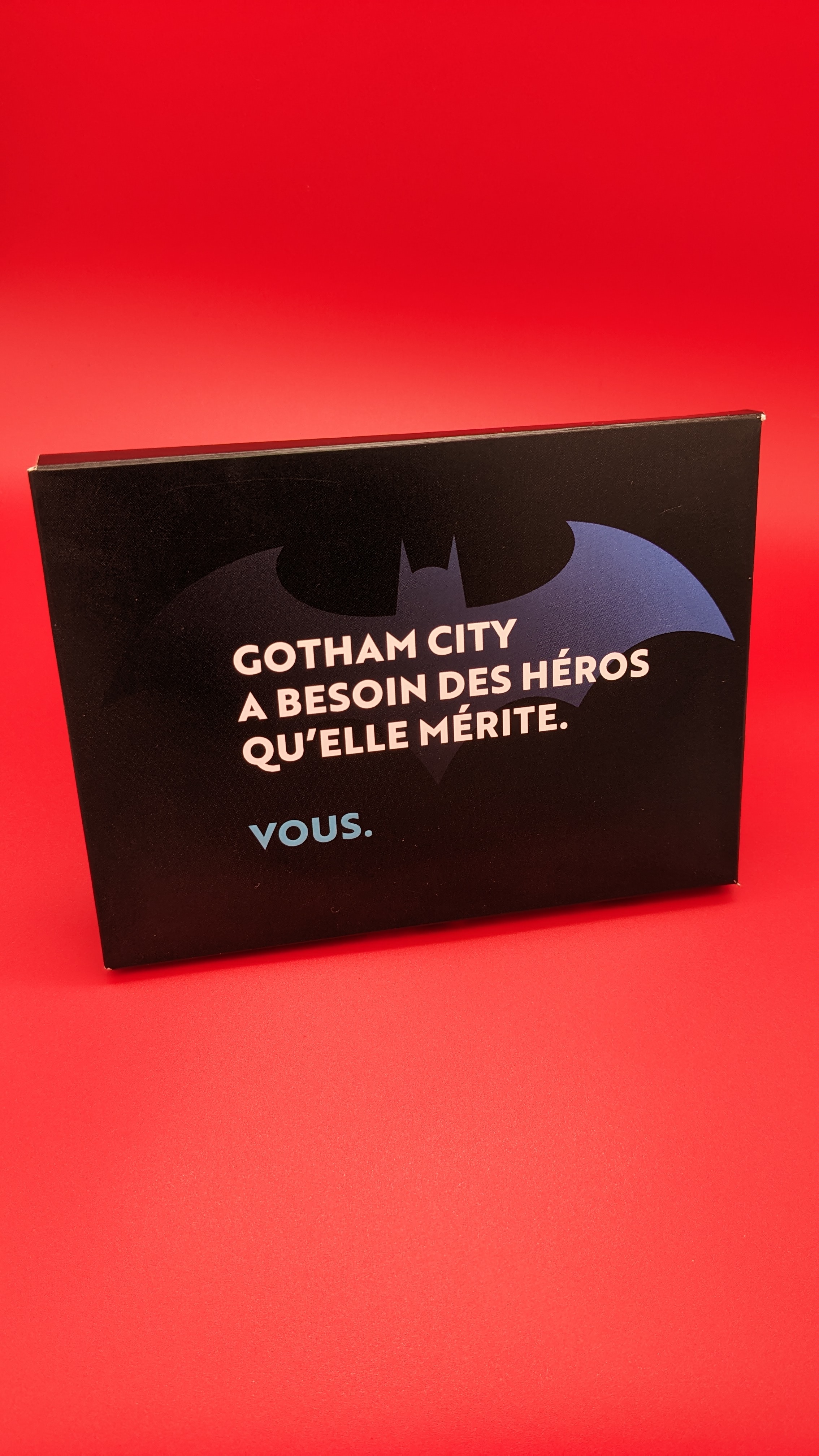 Coffret cadeau Batman Escape avec le message Gotham City a besoin des héros qu'elle mérite