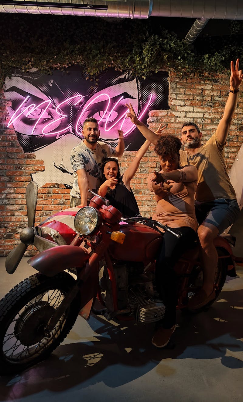 bar batman escape paris